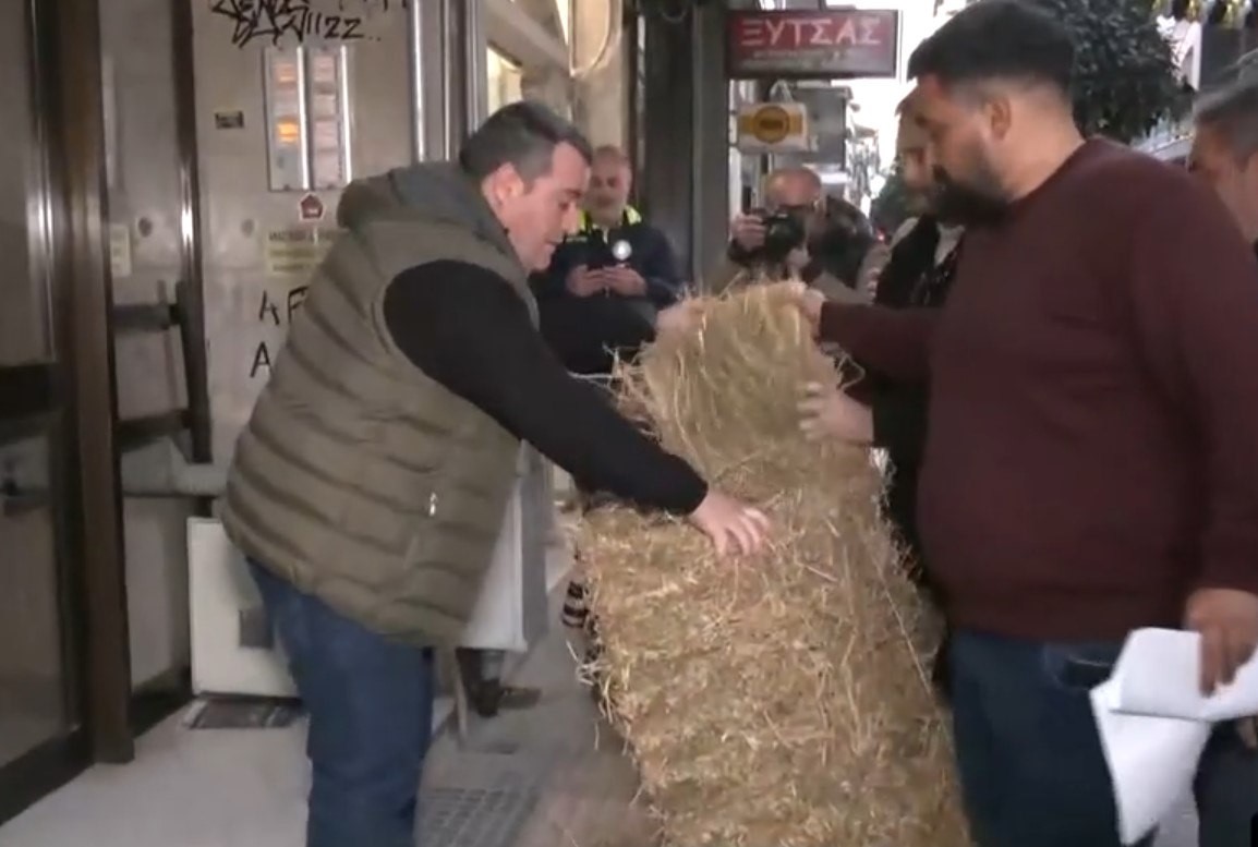 Με τα τρακτέρ στη Λάρισα οι αγρότες